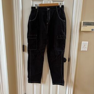 Women’s black cargo jeans, size Large